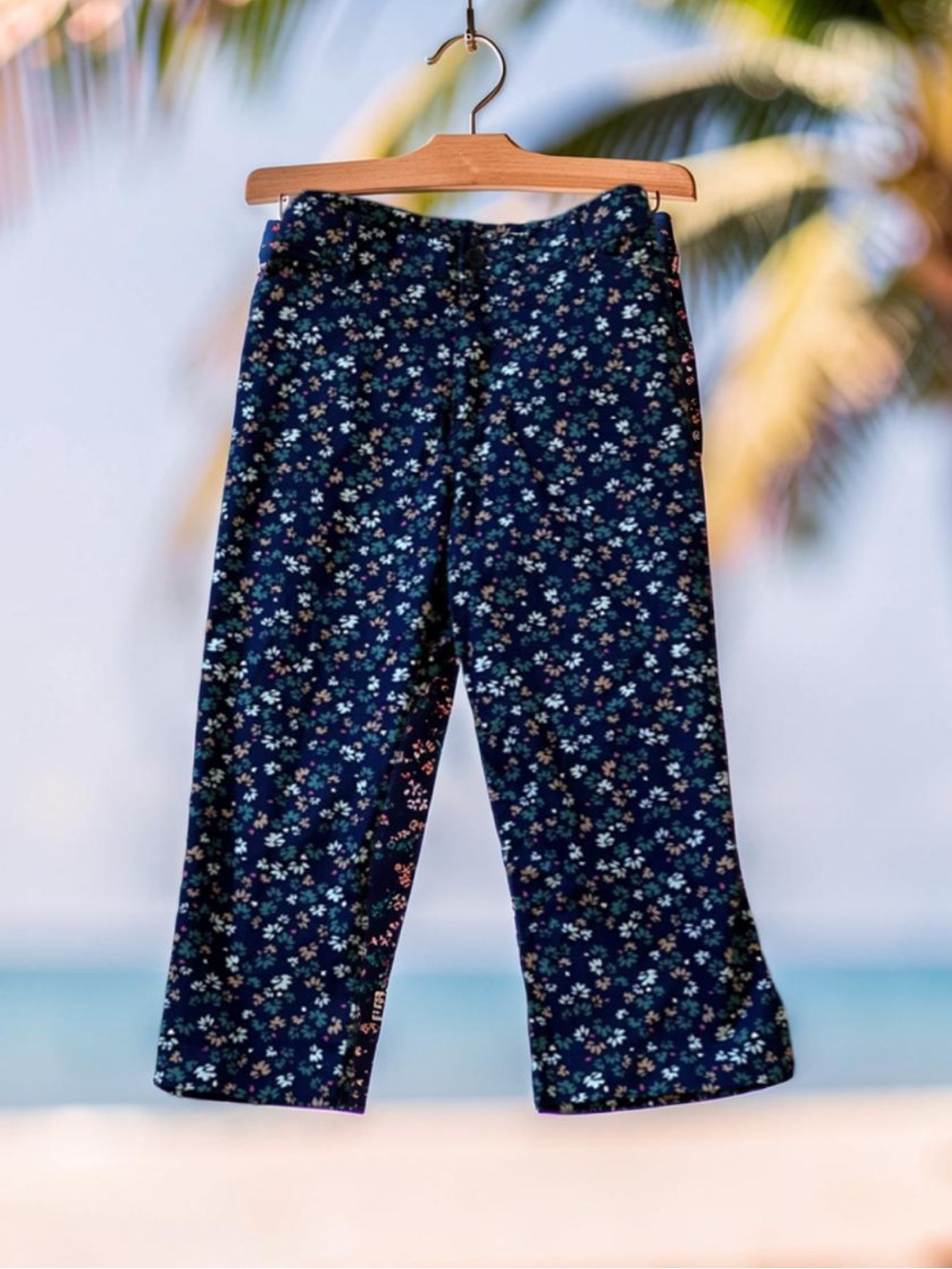 St John’s Bay Capri pants Navy Floral pants NWOT SIZE 14